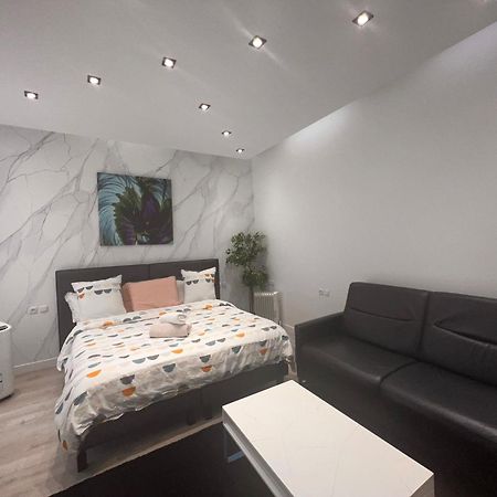 Cosy Studio Champs-Elysees - Hala Paris Bagian luar foto