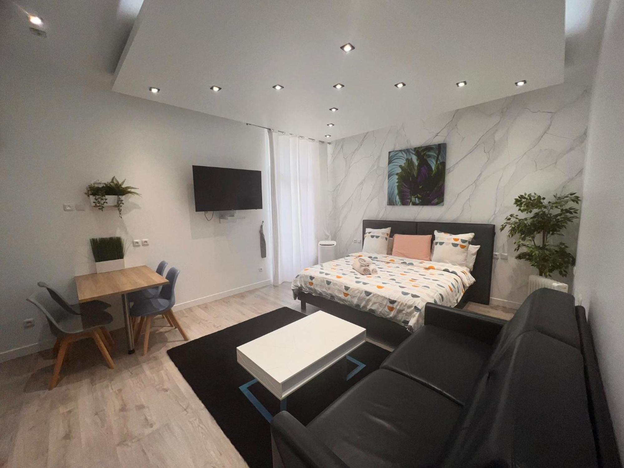 Cosy Studio Champs-Elysees - Hala Paris Bagian luar foto