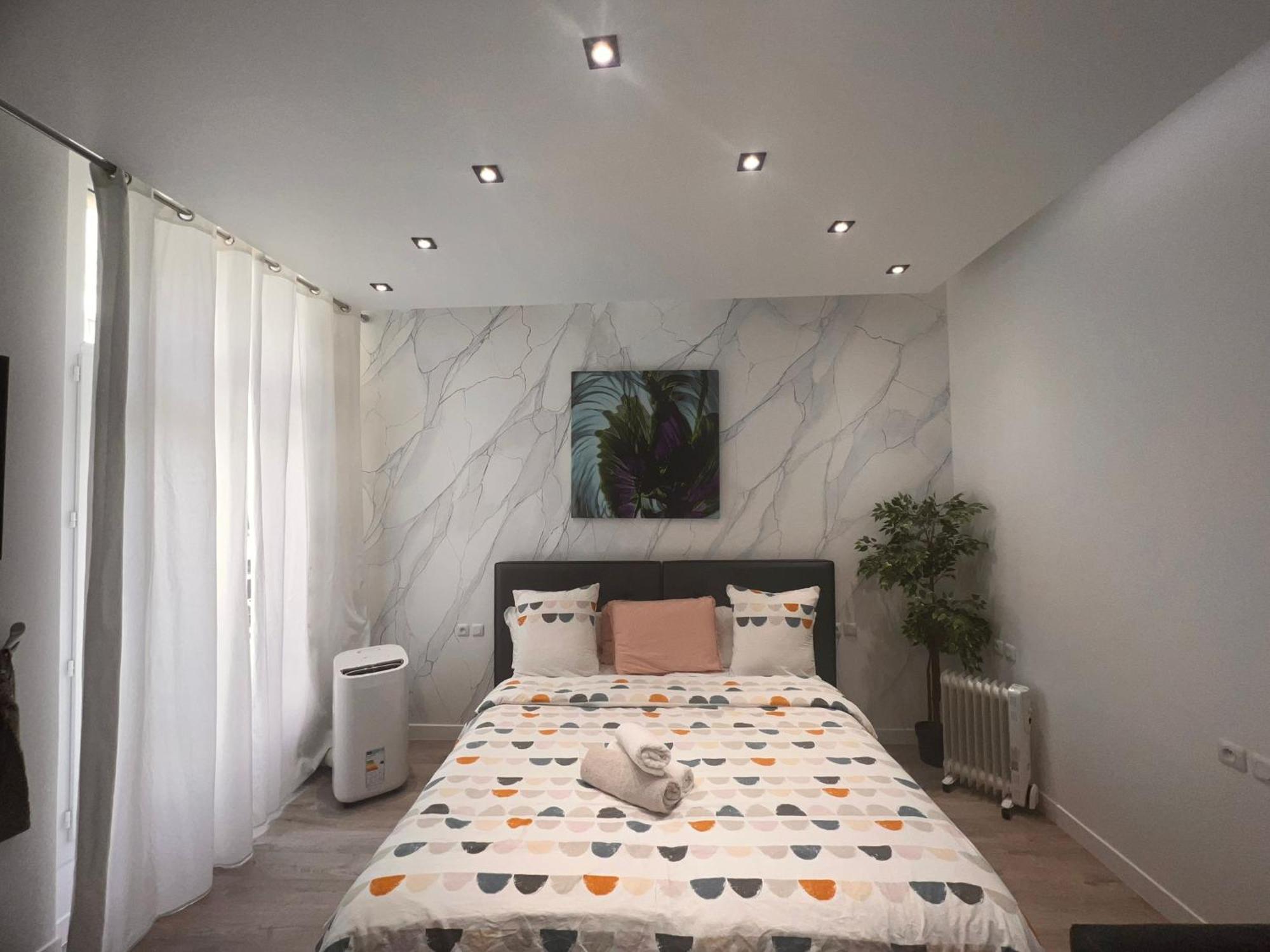 Cosy Studio Champs-Elysees - Hala Paris Bagian luar foto