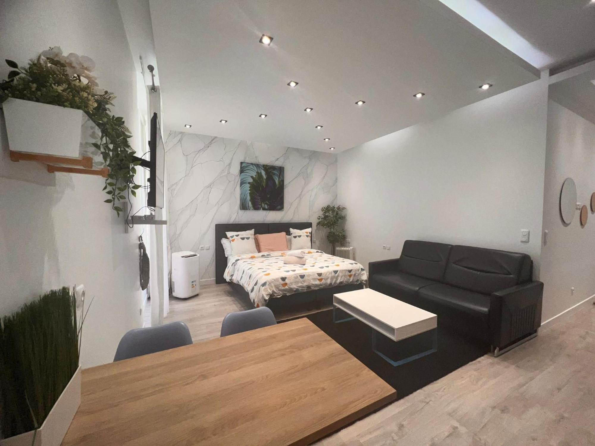 Cosy Studio Champs-Elysees - Hala Paris Bagian luar foto