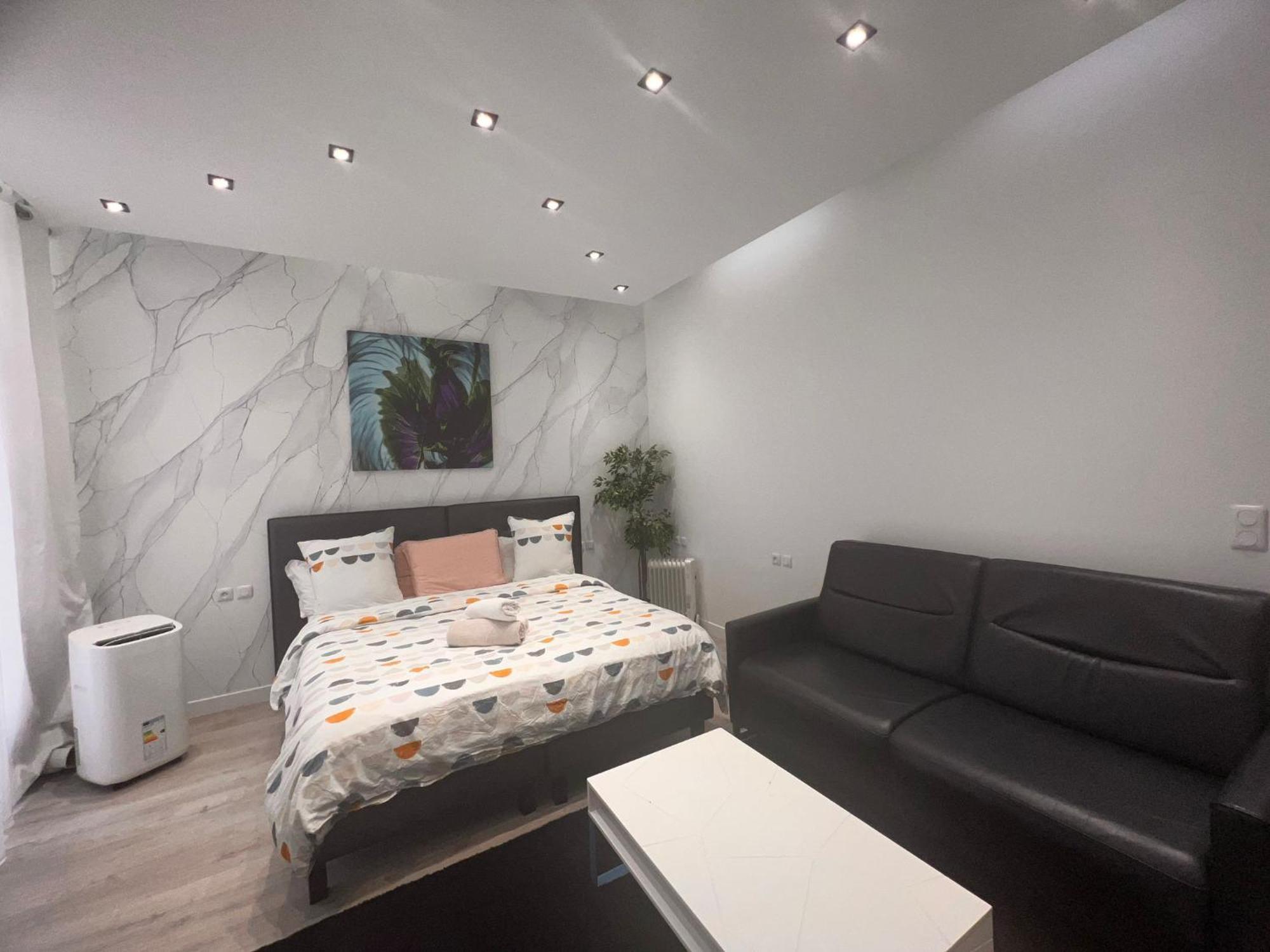 Cosy Studio Champs-Elysees - Hala Paris Bagian luar foto